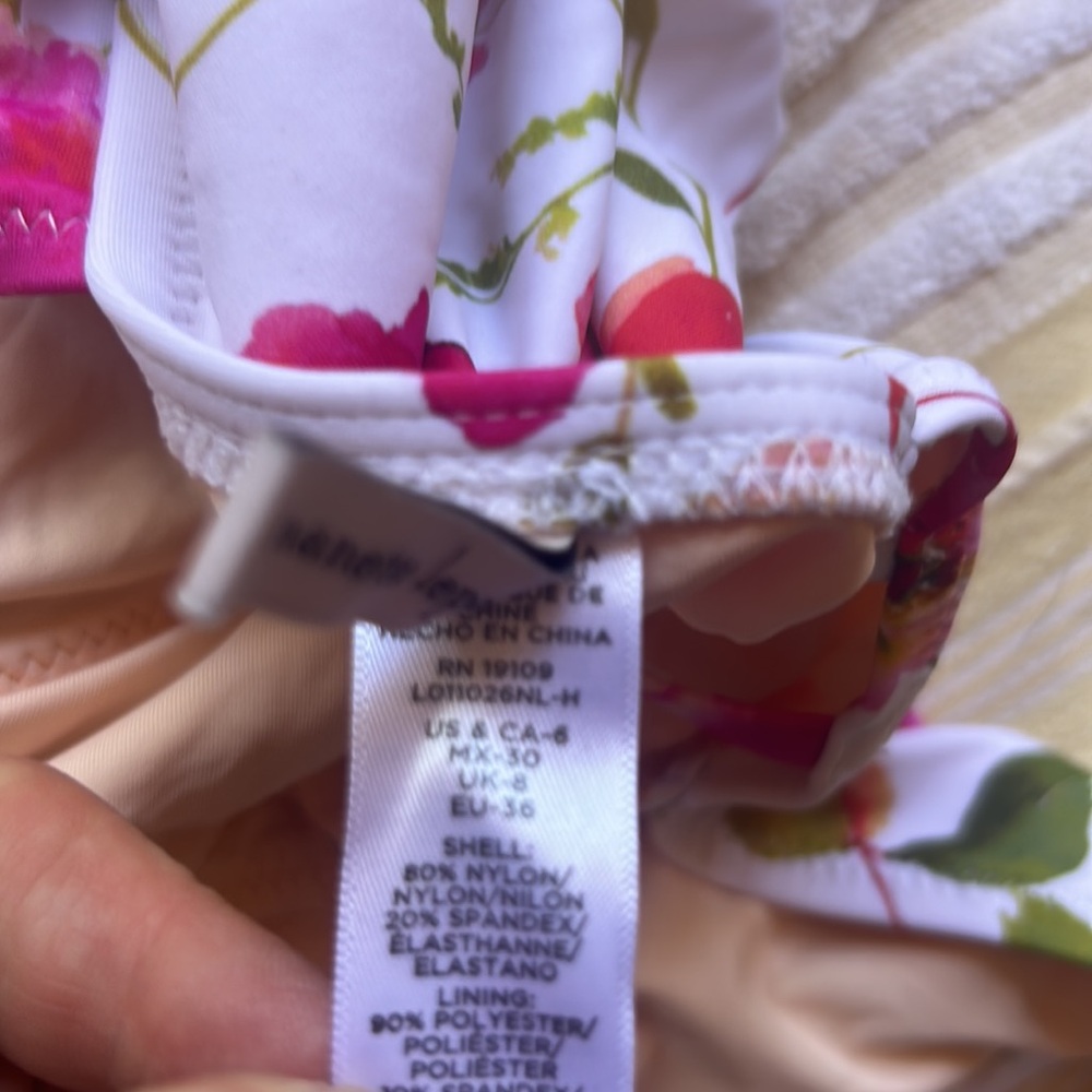 NEW NANETTE LEPORE Floral Plunge one piece Swimsuit size 6/8 - Picture 8 of 12